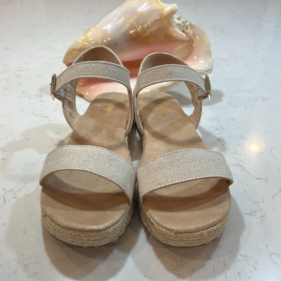 Old Navy canvas, platform sandals, size 9 - Picture 4 of 14